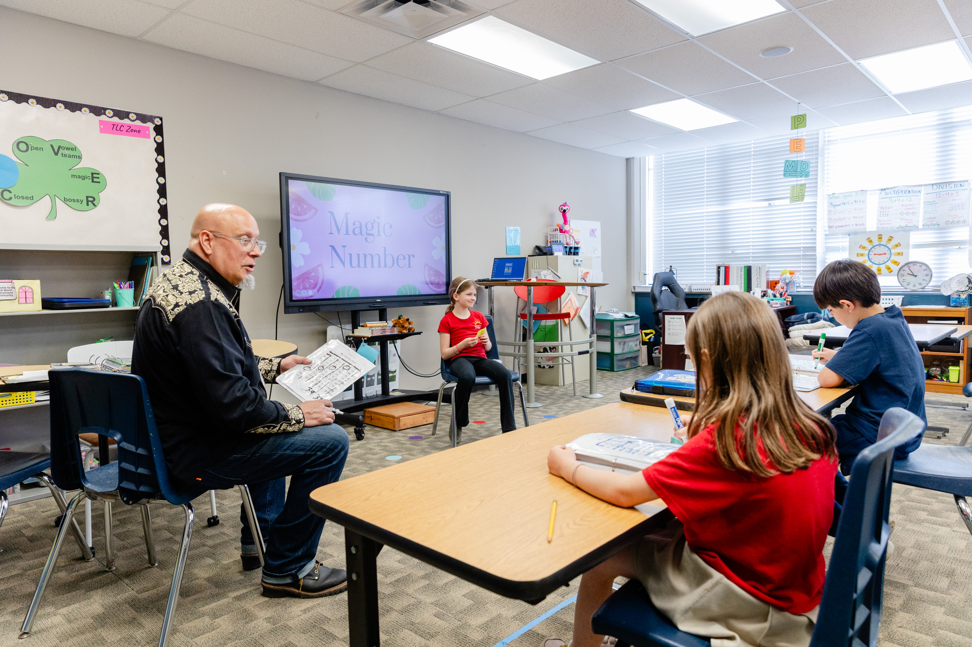Educator teaching students during a classroom lesson at Horizon Academy.